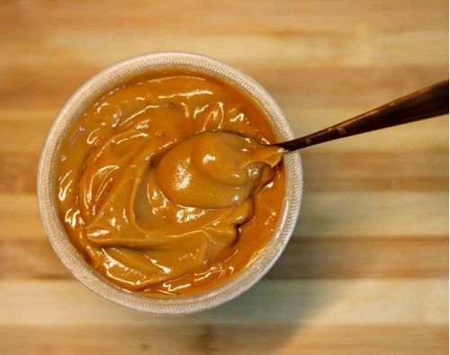 Doce de Leite Tradicional e Doce de Leite Pastoso com Café -  Dom Coimbra – 2 unidades de  400g - PREMIADO (caixa para presente em MDF)