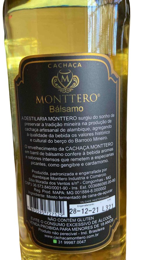 Caixa com 4 cachaças (1 amburana, 1 bálsamo, 1 carvalho, 1 prata) - Cachaça Monttero - 700ml