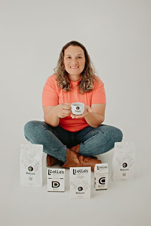 Café Gourmet Torrado e moído 100% arábica – Bella’s Cafés Especiais– 500g – 10 unidades