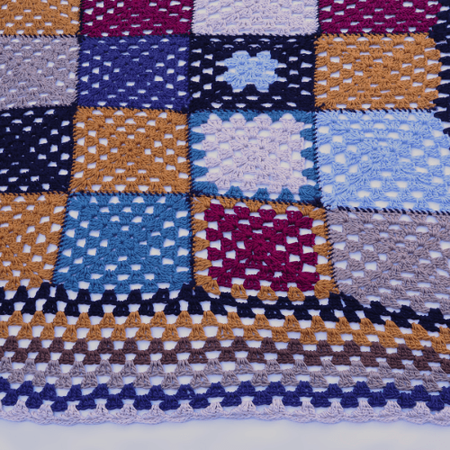 Manta de sofá/Peseira de cama em Crochê, colorida - Modo Crochê - 1 peça