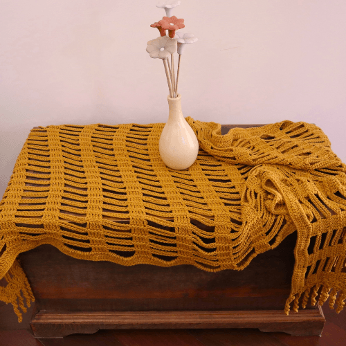 Manta sofá/Peseira de cama em Crochê na cor Caramelo - Modo Crochê - 1 peça