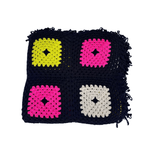 Kit de Colcha Casal  com Capas para Almofadas em Crochê   - Modo Crochê - 3 peças