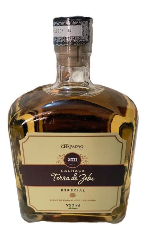 Cachaça Artesanal Blend de Carvalho e Umburana - Terra do Zebu - 750 ml - Edição Especial