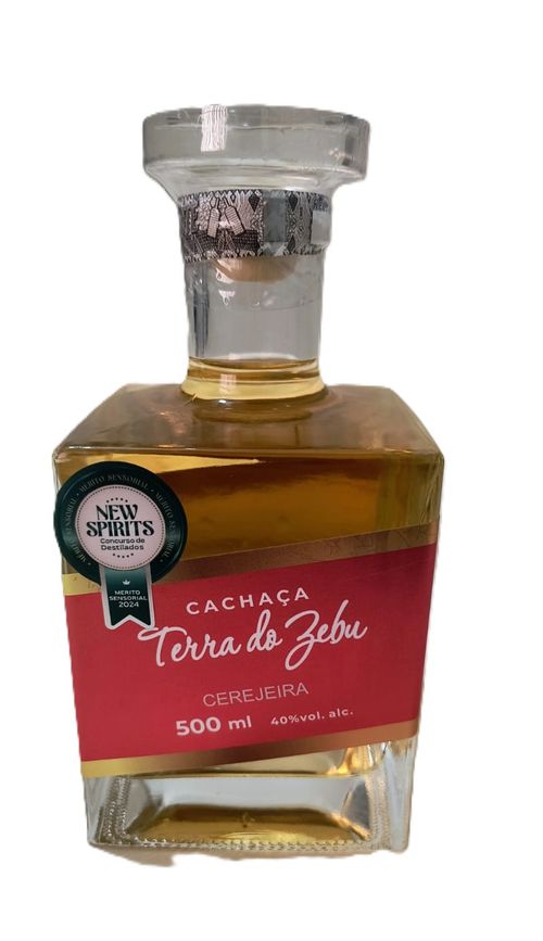 Cachaça Artesanal Terra do Zebu Cerejeira - 500ml - Premiada