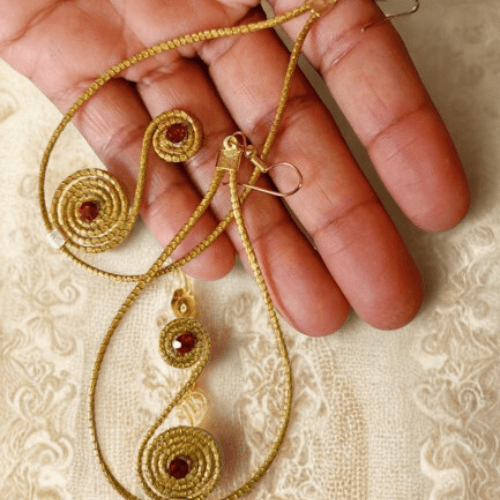 Brinco Gota S - Encantos Dourados - 1 par